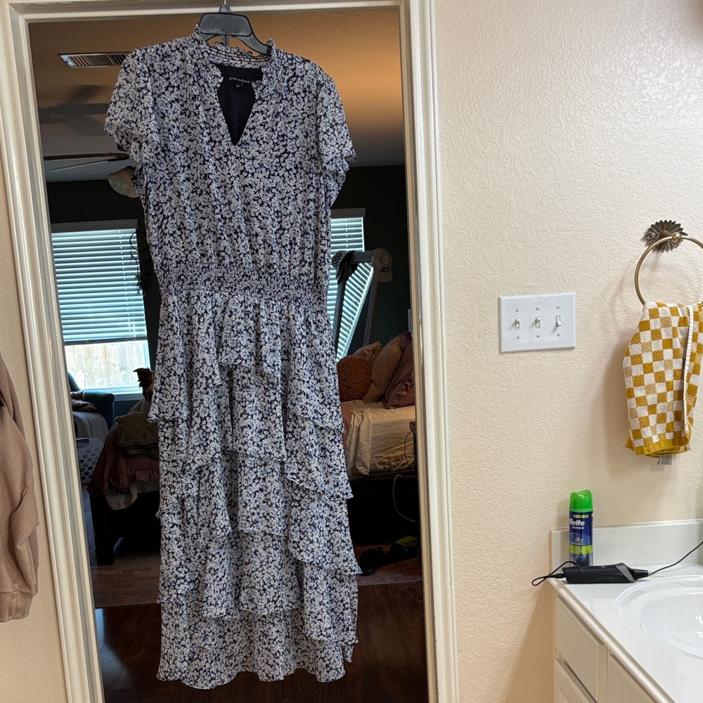 Women's Black & White Floral Tiered Maxi Dress
